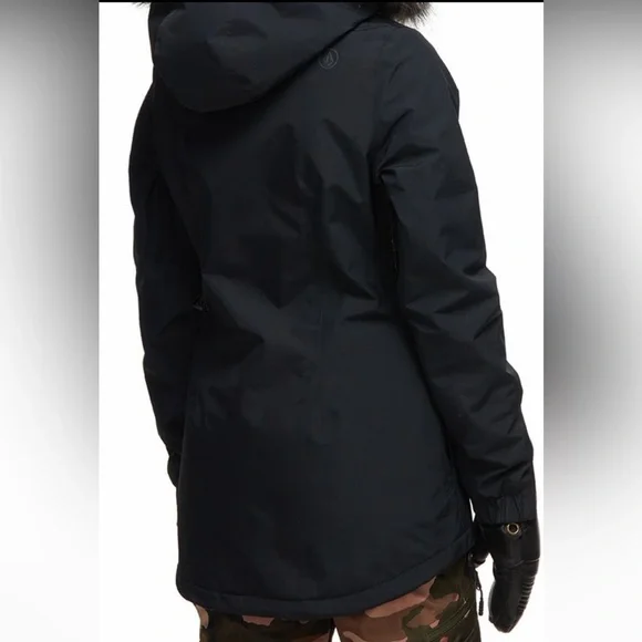 Volcom Eva Insulated Gore-Tex Jacket Size Medium NWT